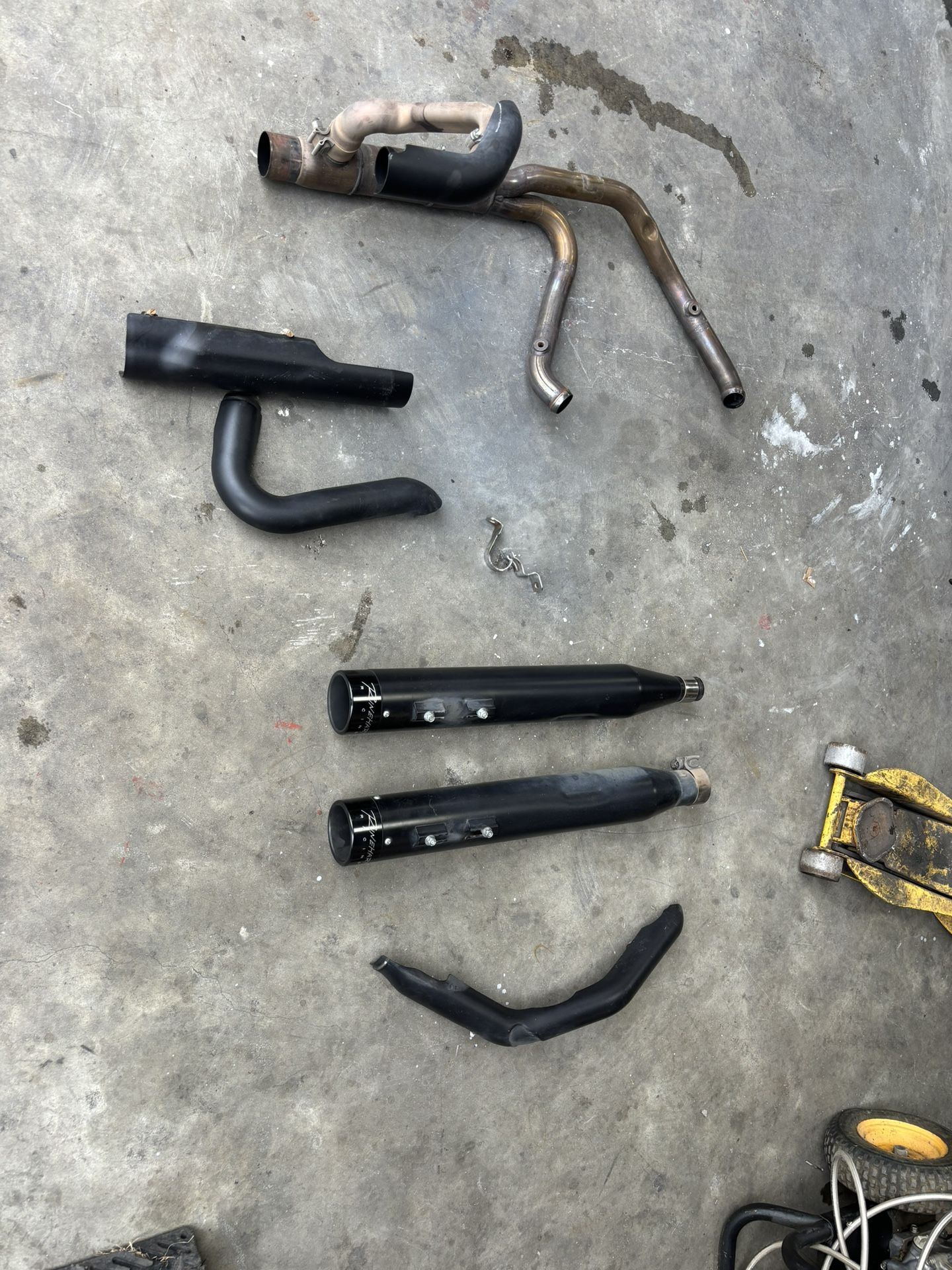 Full Reinhart Exhaust Off 18’ Street Glide