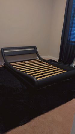 Full size bed, 8x10 shag area rug and desk