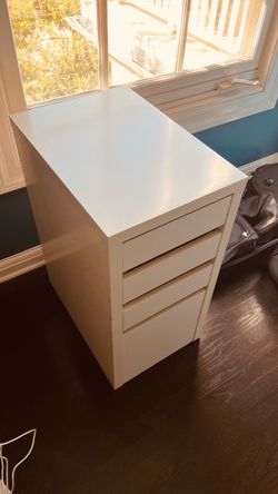 FREE Filing cabinet with drawers