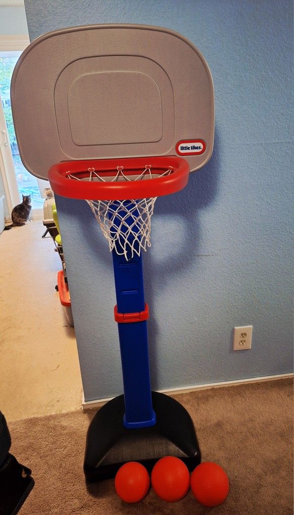 Little Tikes Adjustable Toddler Basketball Hoop And Balls