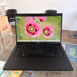 Like New! Dell 13” Laptop. i5, 16gb RAM, 256gb SSD, backlit keyboard. 