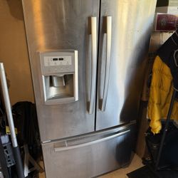 Whirlpool Refrigerator Works Perfect