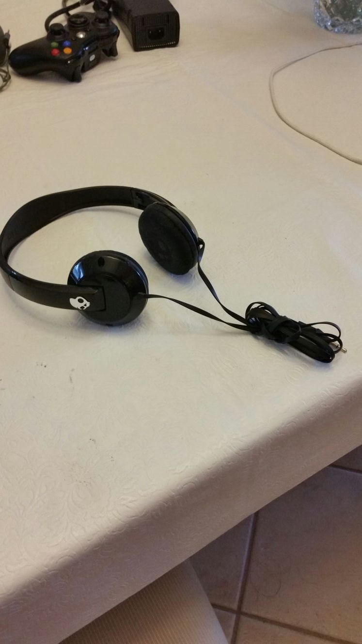 Skullcandy headphones