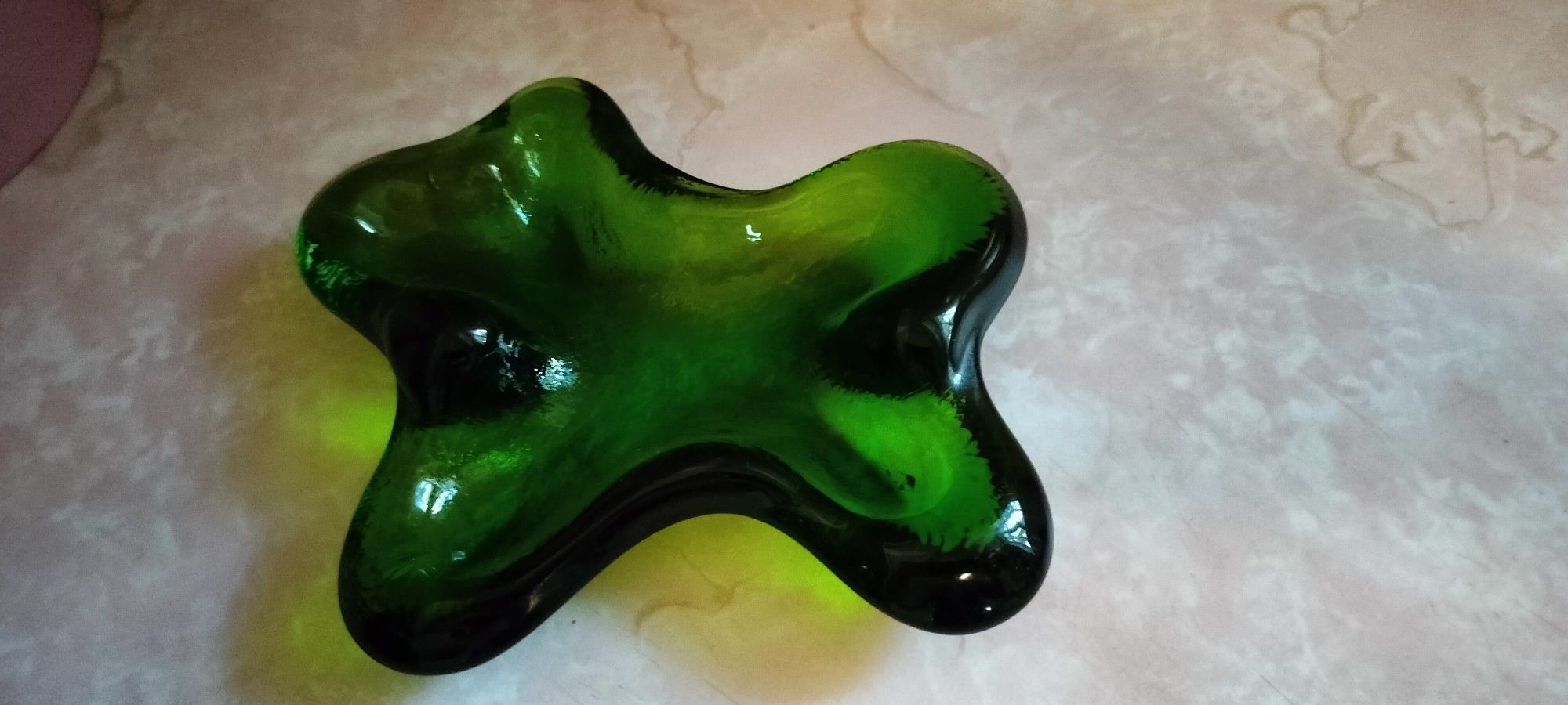 Vintage 1960 BLENKO 966 Amoeba Freeform Ashtray Trinket Dish Green