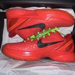 Kobe VI Protro Reverse Grinch