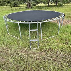 Trampoline 