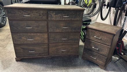 Solid Wood Dresser with 2 Nightstands