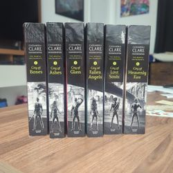 Complete Set Of The Mortal Instruments 