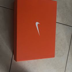 basketball girl shows