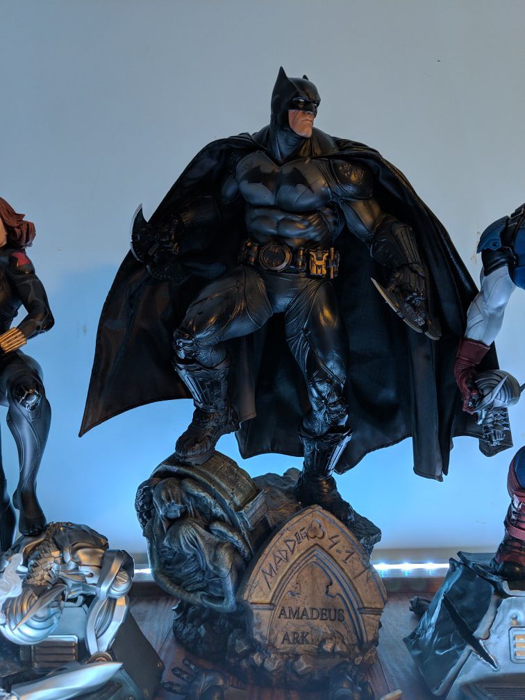 Sideshow Collectables Premium Format Batman Statue