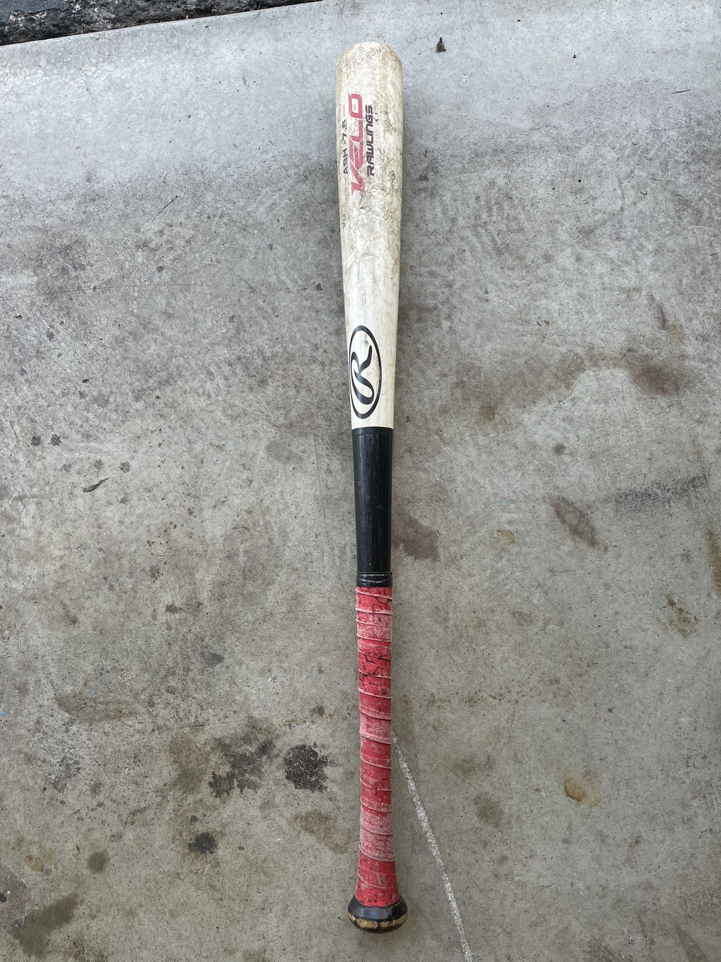 28” Rawlings. Velo Wood Bat