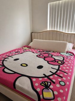 Hello kitty blanket