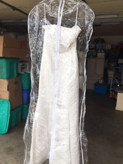 Mermaid Wedding Dress size 6 with Vail