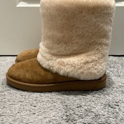 New Uggs Women’s Size 10