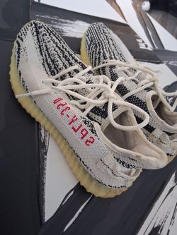 Adidas Yeezy 350Boost V2 Zebra Men's size 7