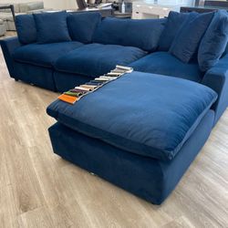 NEW CLOUD SECTIONAL WITH FREE DELIVERY 