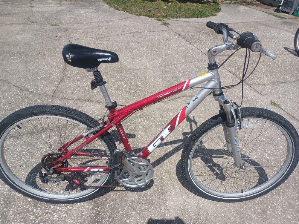 GT Timberline Bike Bicycle Small Frame 26" Tires Like New.  All tuned up and ready to ride - $70 FIRM 
