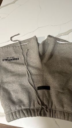 Essentials shorts WITH TAGS AND BAG  SIZE SMALL