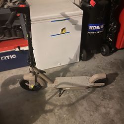 Razer electric scooter 