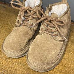 UGGS BOOTS SIZE 12 TODDLER