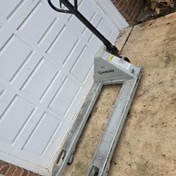 STRONGWAY 4400 LBS PALLET JACK 