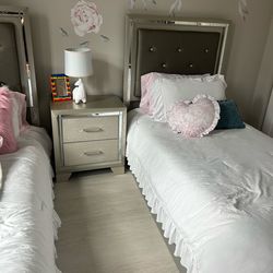 Bedroom set