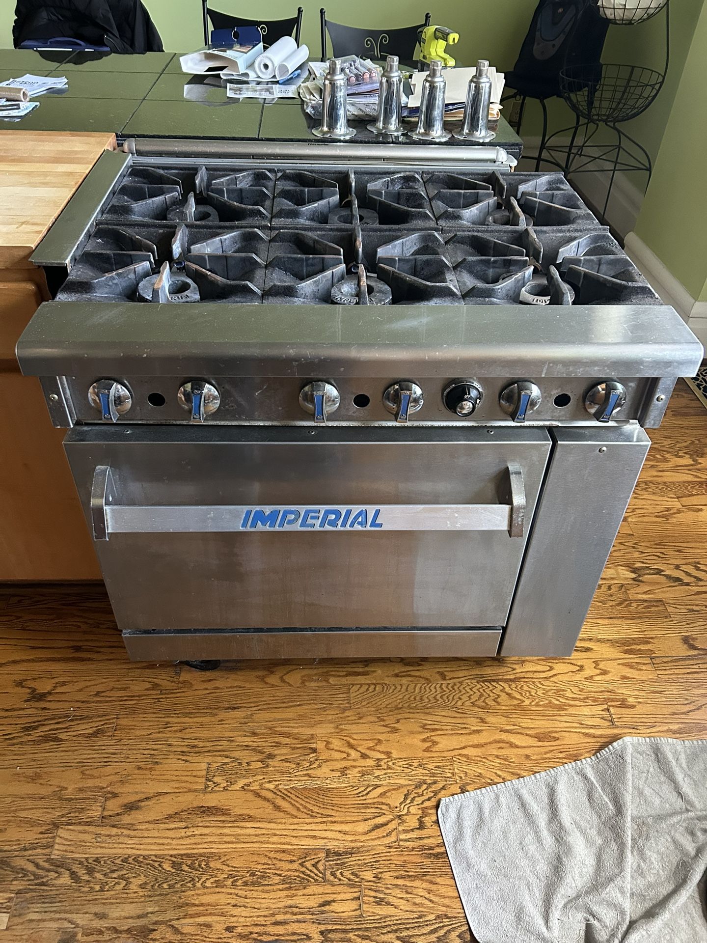 Commercial six burner oven