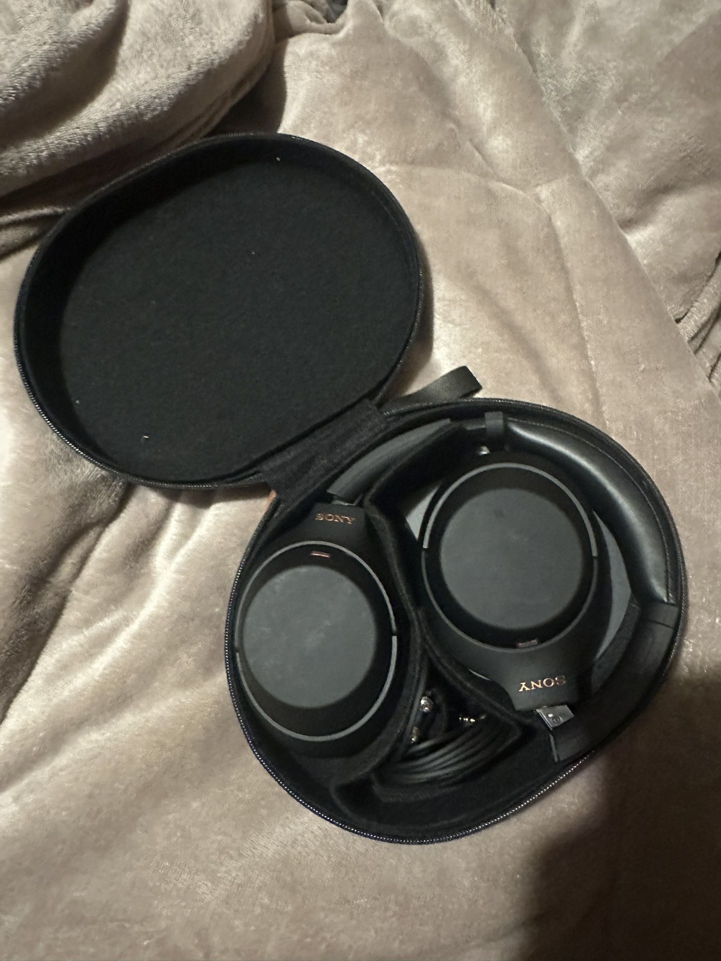 Sony WH 1000XM4 (Headphones)
