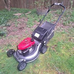 Honda HRR 216 self propel mower