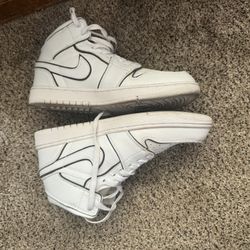 Jordan 1 Mid Iridescent Reflective White