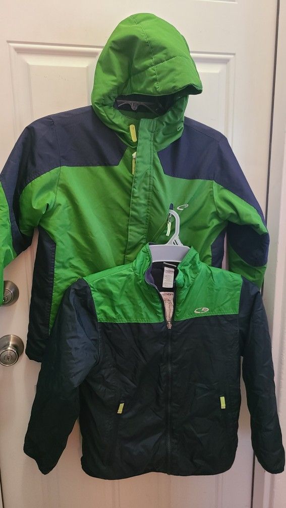 Champion C9 coat 3 in 1 boys medium 8 to 10, med weight, green + blue jacket, full zipper, 3 pockets. The zip in liner is another jacket w/ soft fleec