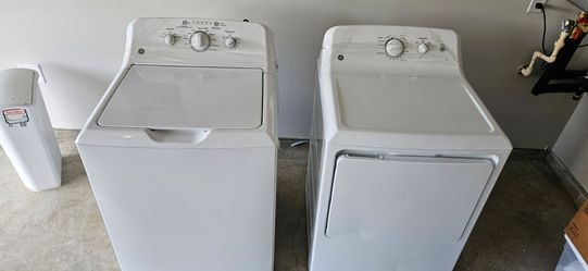 Washer Dryer Full size GE LIKE NEW