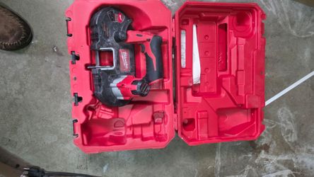 Milwaukee Tool 2429-21XC M12 Cordless Sub-Compact Band Saw Kit bat+charger