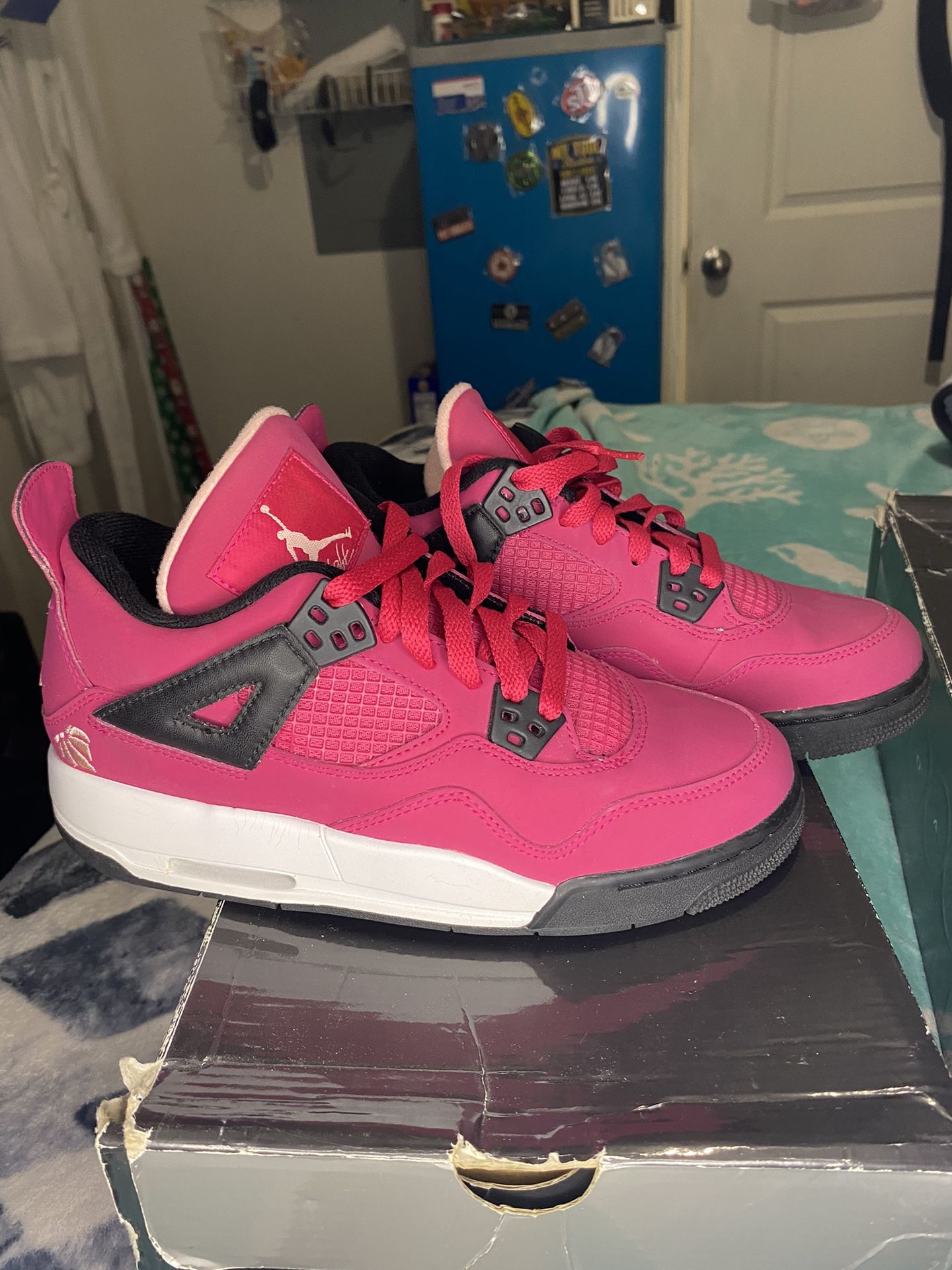 Girls Air Jordan Retro Gs Size $150With Box
