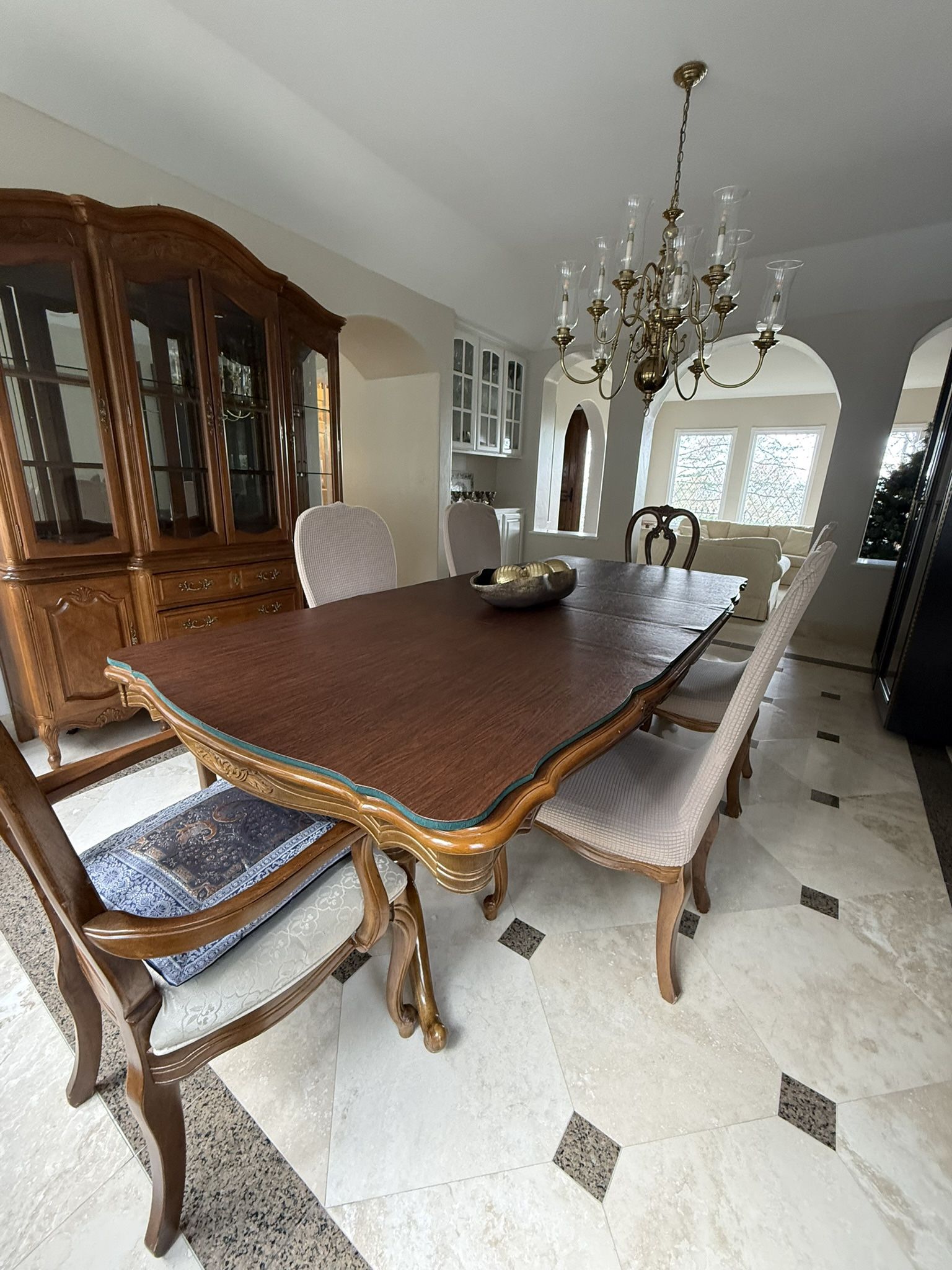 Dining Table And 6 Chairs - Expandable