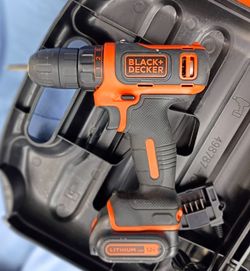 Drill Portable 12V Black & Decker $10