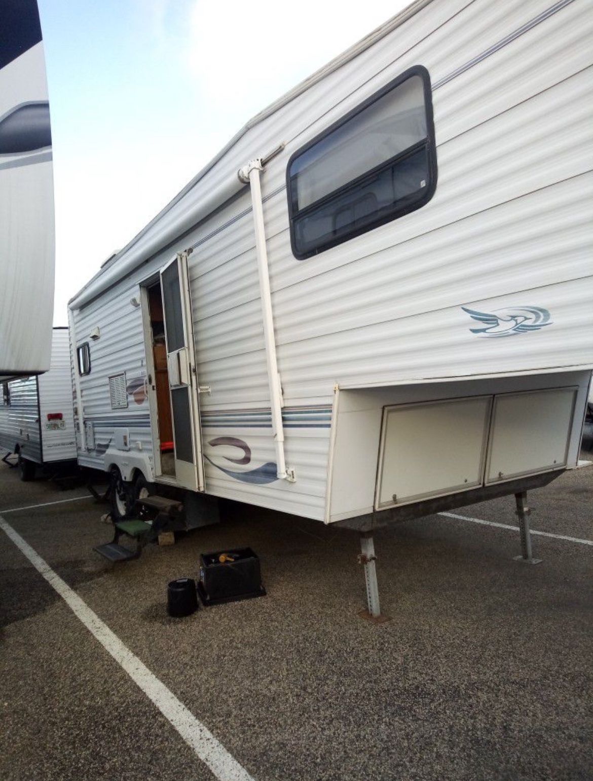 Live In This Jayco 2000 Travel Trailer Or Use Your Own 