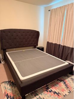 Queen size bedframe