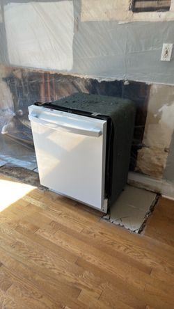 GE Appliances GDT226SGL2WW Dishwasher