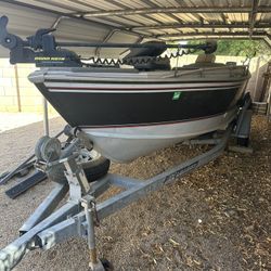 1990 Lund Aluminum Boat 135 HP Mercury 