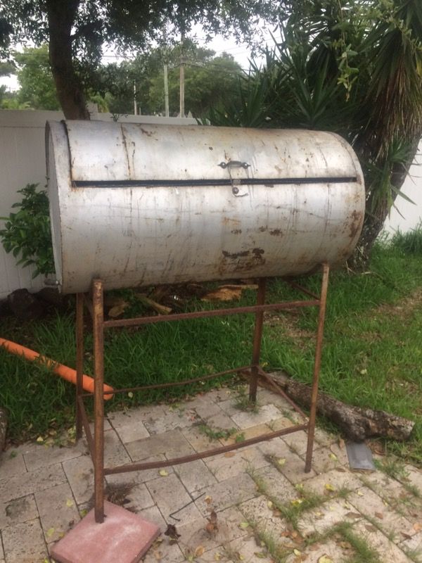 BBQ smoker grill