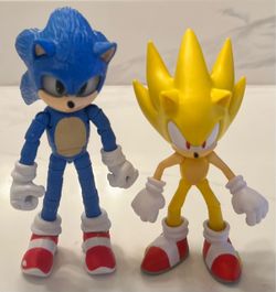 Sega Sonic the Hedgehog: Classic vs. Super Form Action Figures