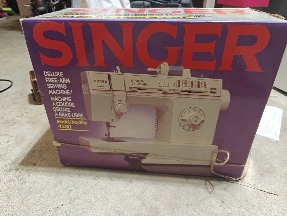 Vintage Singer Model 4530