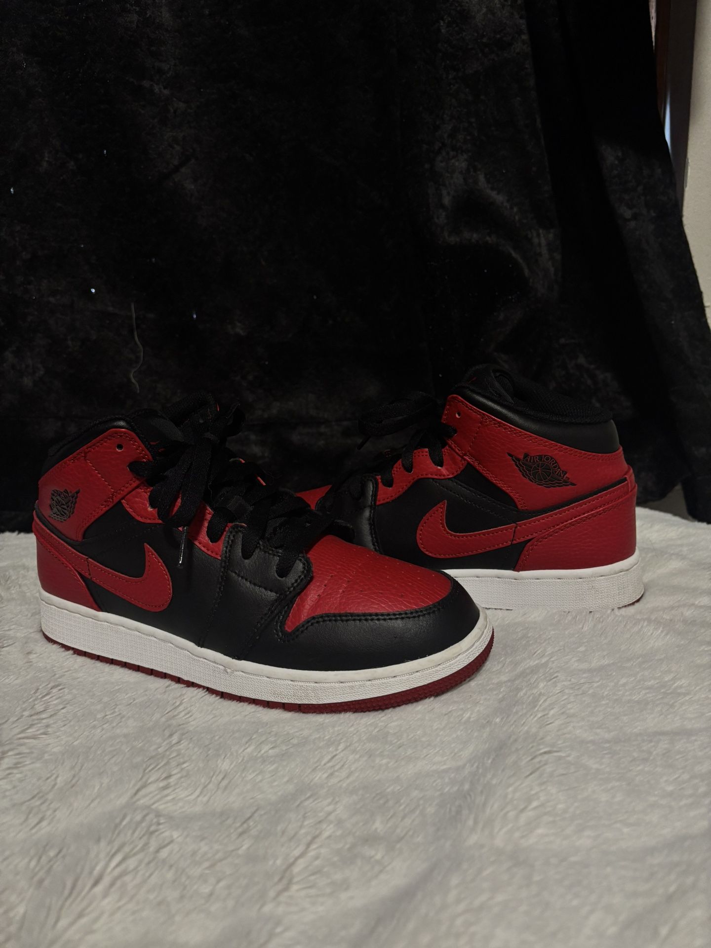 Nike air jordan mid 1, Red & Black. Size 6.5 in men’s.