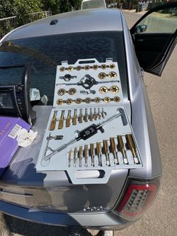 Metric Tap and Die Set