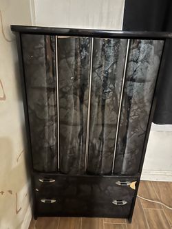 Cabinets $20