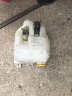 Washer bottle subaru impreza wagon 1997 al 2005 $20