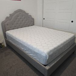 Queen Size Bed Frame With Mattress 