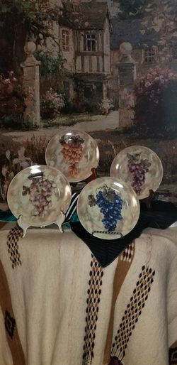DESSERT PLATES