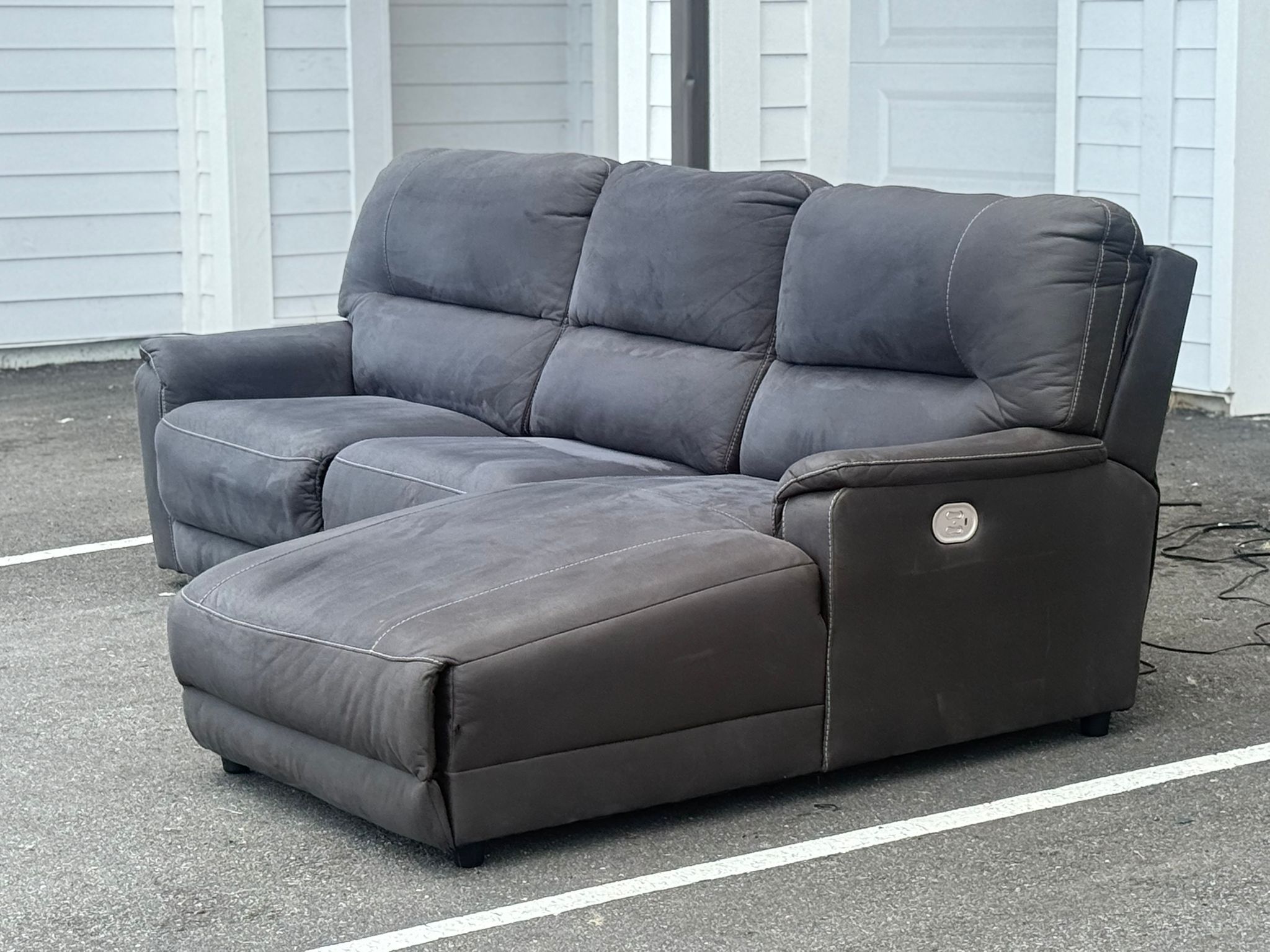 POWERED RECLINING 3 PIECES GRAY COUCH W/ USB CHARGER DELIVERY AVAILABLE 🚚